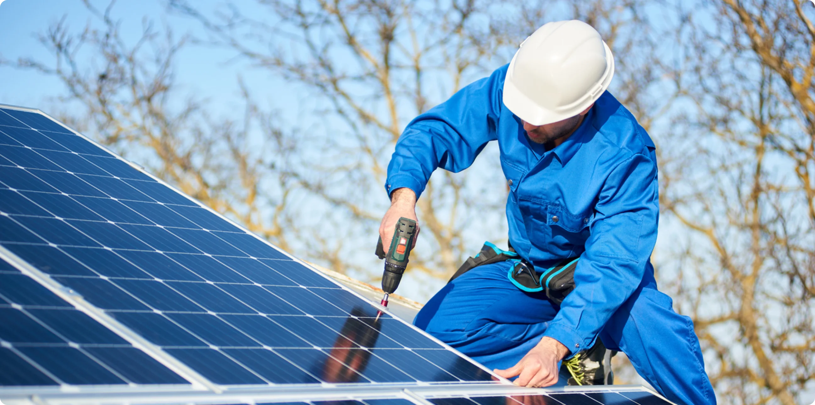 Installazione di moduli fotovoltaici su un tetto
